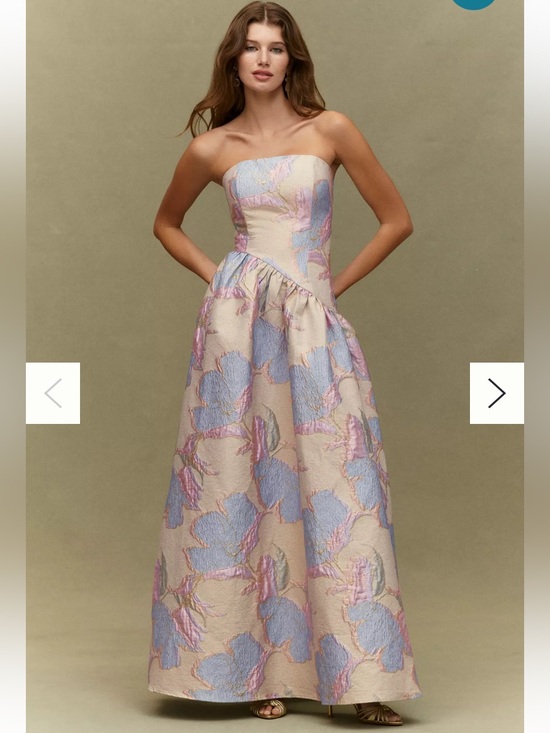 Elliatt Dresses & Skirts - Elliatt | Marlene Asymmetric Strapless Blue Maxi Dress 🩵